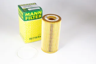 MANN FILTER Engine Oil Filter - 8692305